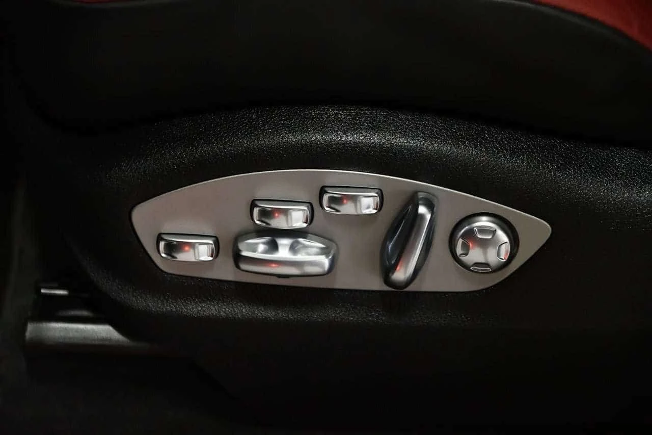 Porsche Macan /MATRIX/BOSE/ЧЕРВЕН САЛОН , снимка 14 - Автомобили и джипове - 54778062
