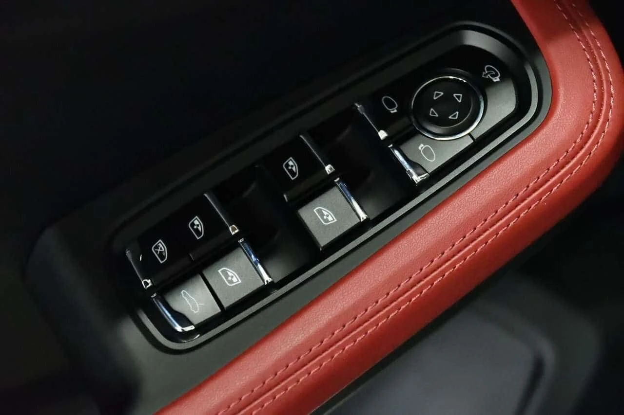 Porsche Macan /MATRIX/BOSE/ЧЕРВЕН САЛОН , снимка 13 - Автомобили и джипове - 54778062