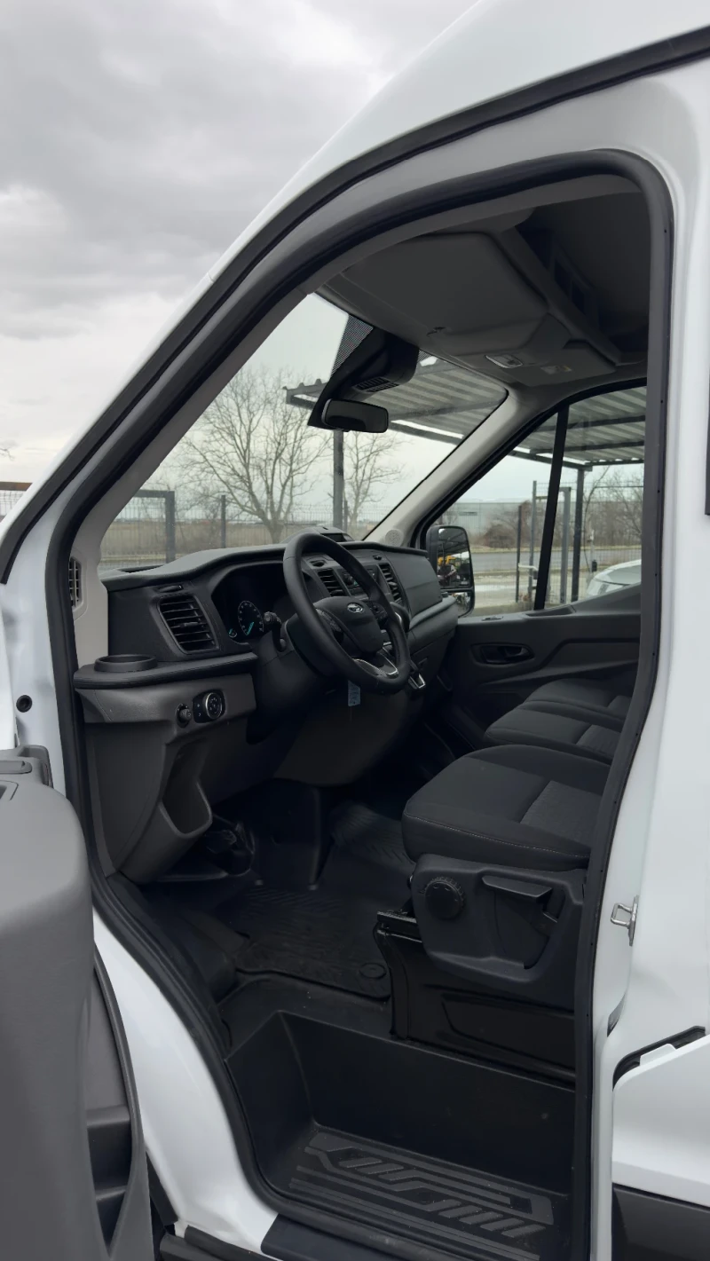 Ford Transit Чисто нов 183км автомат, снимка 7 - Бусове и автобуси - 53523030