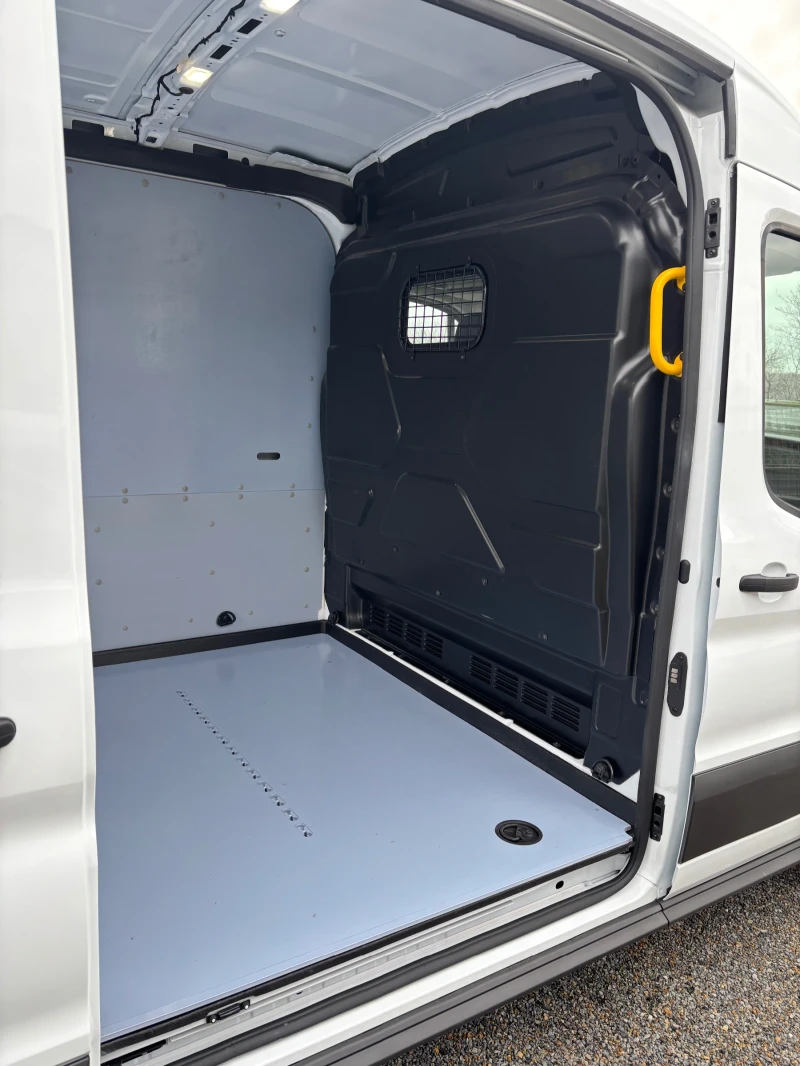 Ford Transit Чисто нов 183км автомат, снимка 16 - Бусове и автобуси - 53523030