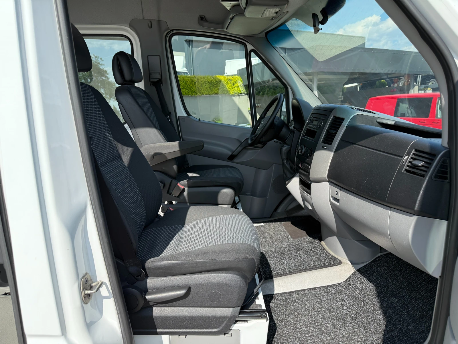 Mercedes-Benz Sprinter 311CDI OM646 Euro 5 9-местен Климатроник - изображение 8