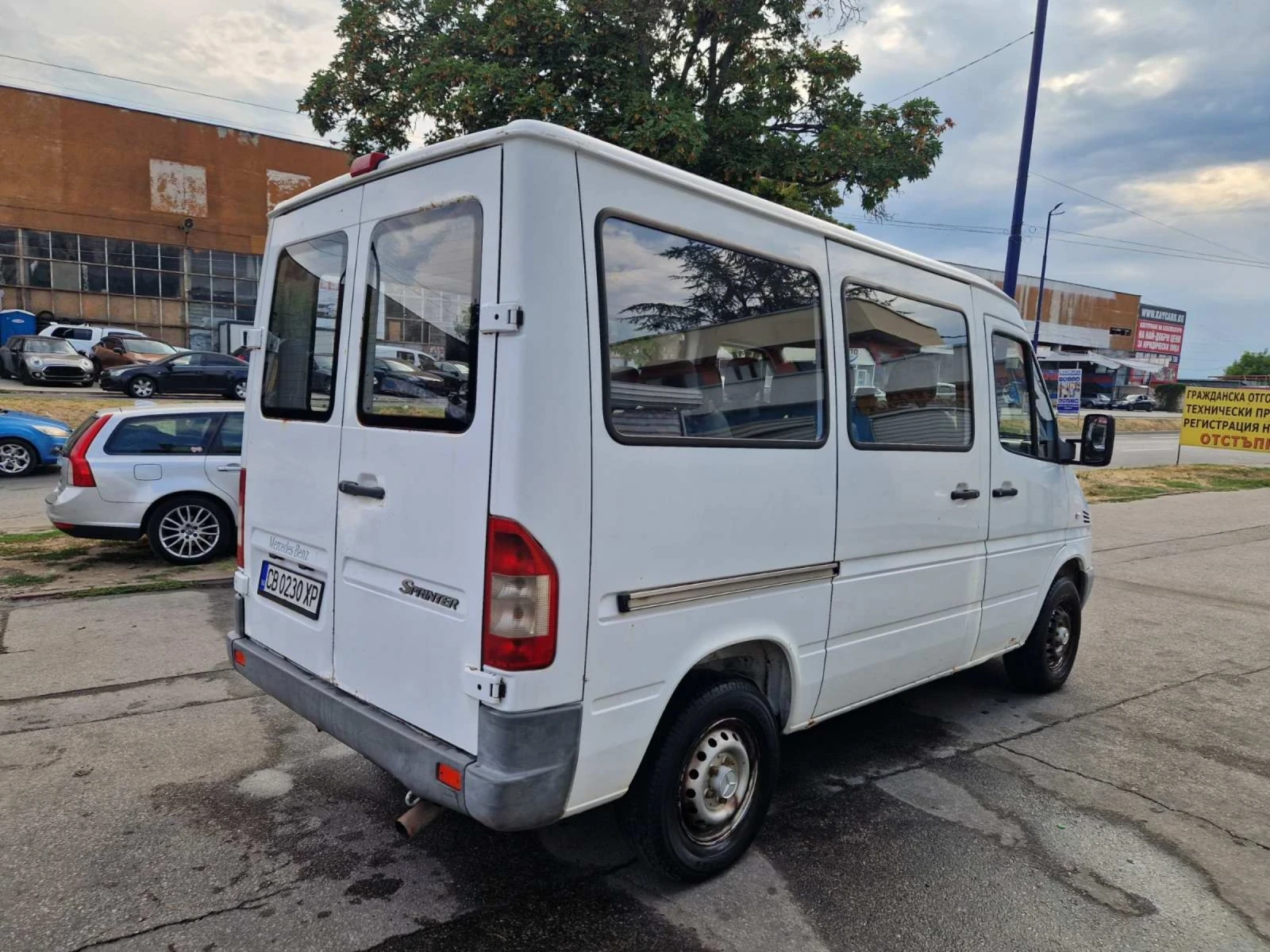 Mercedes-Benz Sprinter 208 2.2  / 9 места  - изображение 4