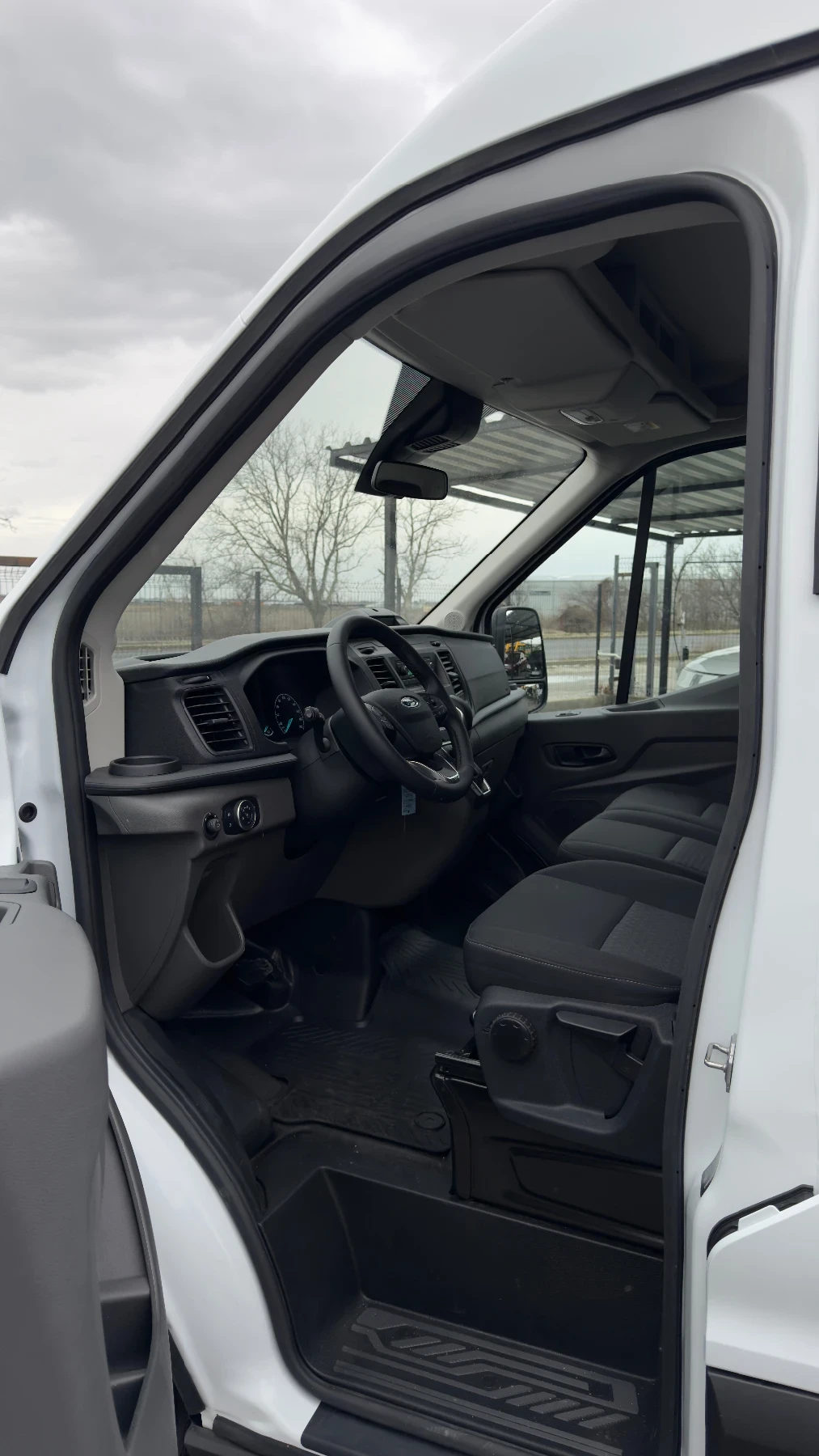 Ford Transit Чисто нов 183км автомат - изображение 7