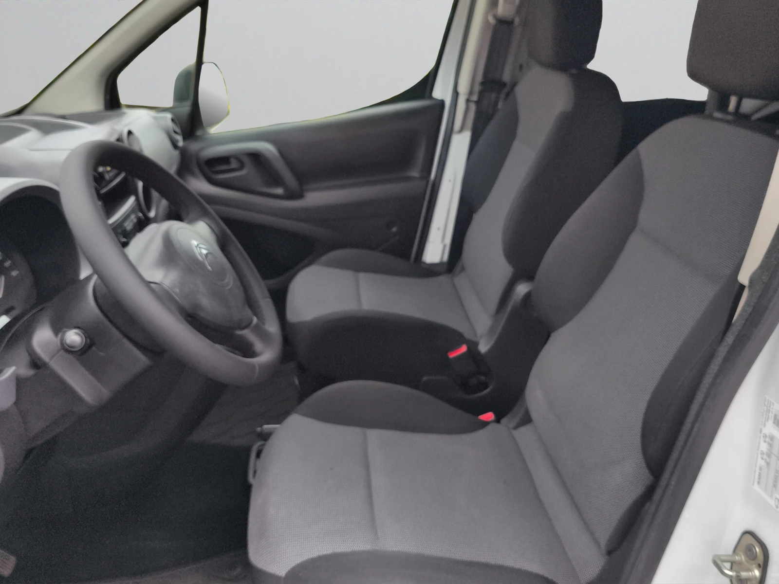 Citroen Berlingo 1.6 HDi 75 BVM5 E6//1807R19, снимка 11 - Бусове и автобуси - 55442358