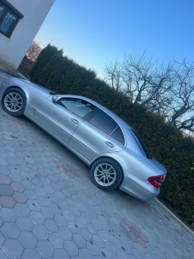 Mercedes-Benz E 220, снимка 15