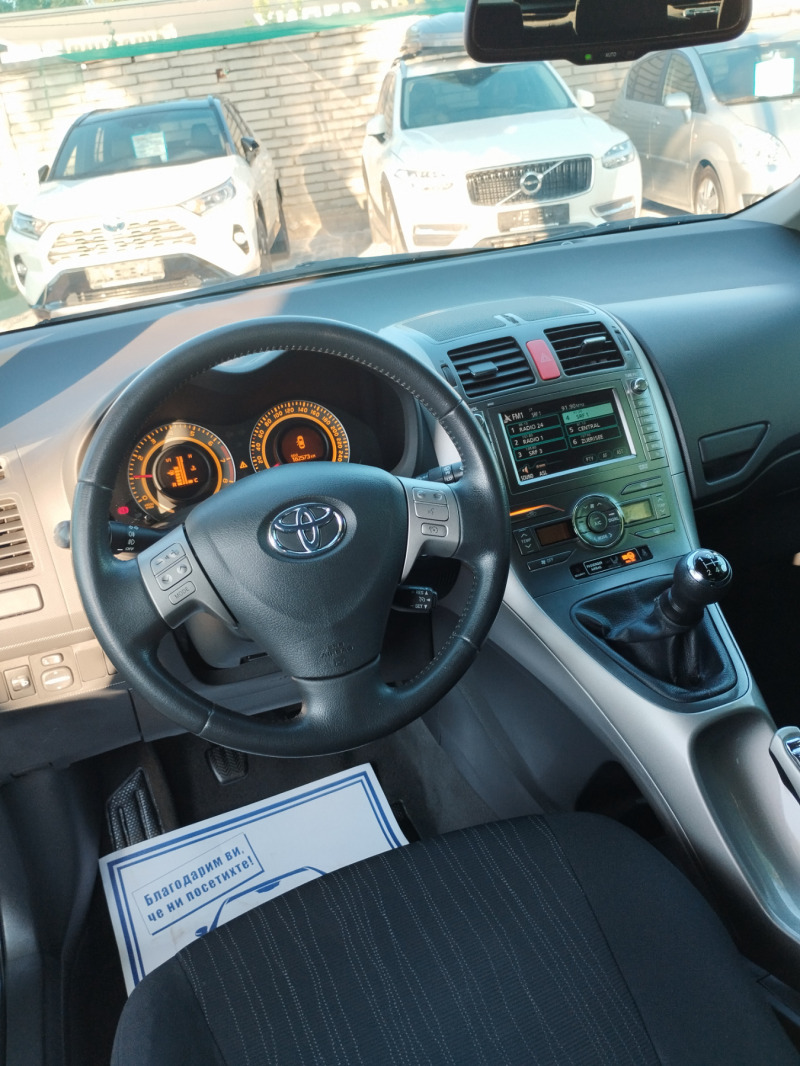 Toyota Auris 1.6 benzin navigation , снимка 11 - Автомобили и джипове - 46780268