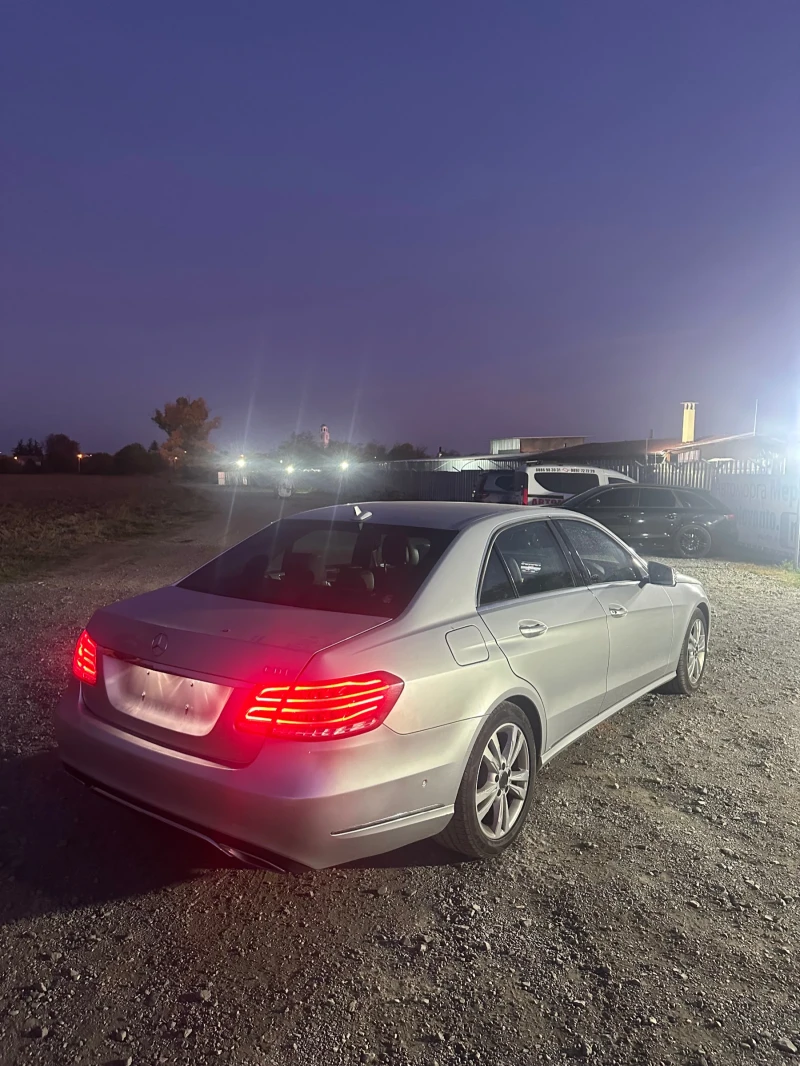 Mercedes-Benz E 220 На части фейслифт, снимка 4 - Автомобили и джипове - 47947310