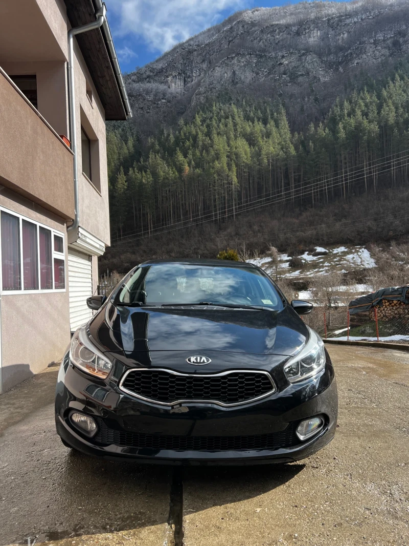 Kia Ceed, снимка 2 - Автомобили и джипове - 48960865