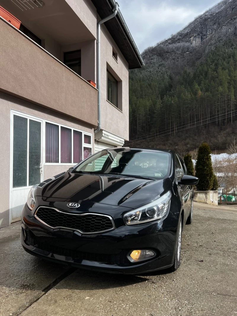 Kia Ceed, снимка 1 - Автомобили и джипове - 48960865