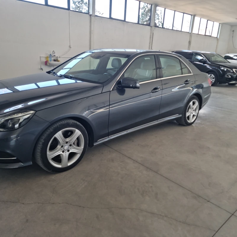 Mercedes-Benz E 400 4.0 BENZIN  333KN, снимка 3 - Автомобили и джипове - 49249715