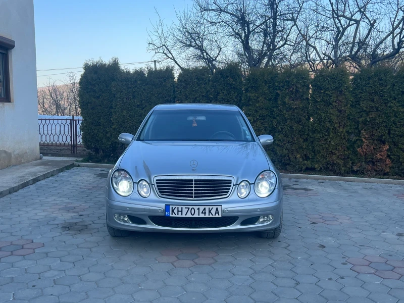 Mercedes-Benz E 220, снимка 1 - Автомобили и джипове - 49423849