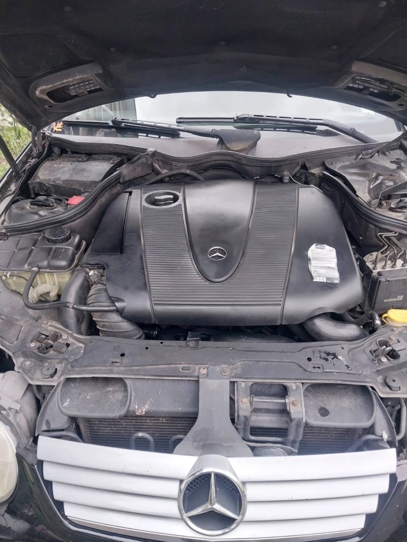Mercedes-Benz C 220, снимка 4 - Автомобили и джипове - 52548927