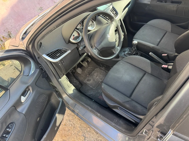 Peugeot 207 1.4 16v benzin, снимка 8 - Автомобили и джипове - 53143565