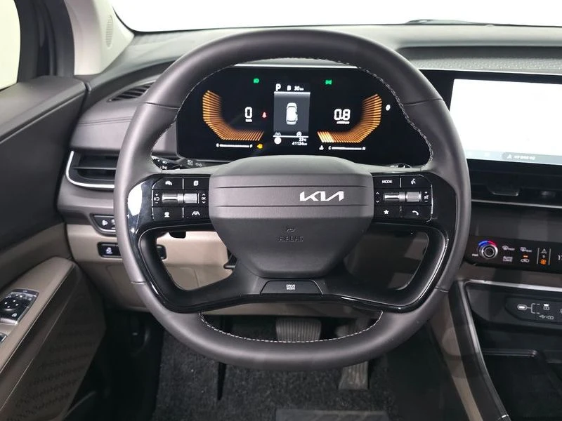 Kia Carnival 2.2 Automatic, снимка 13 - Автомобили и джипове - 55848355
