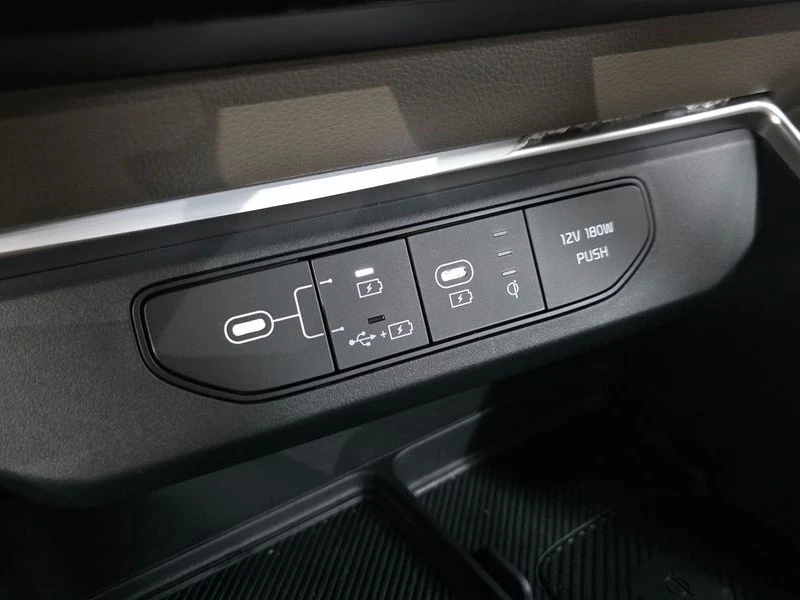 Kia Carnival 2.2 Automatic, снимка 16 - Автомобили и джипове - 55848355