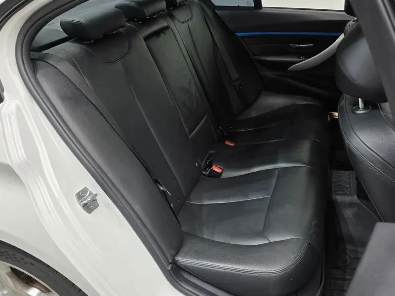 BMW 330, снимка 11 - Автомобили и джипове - 56711785