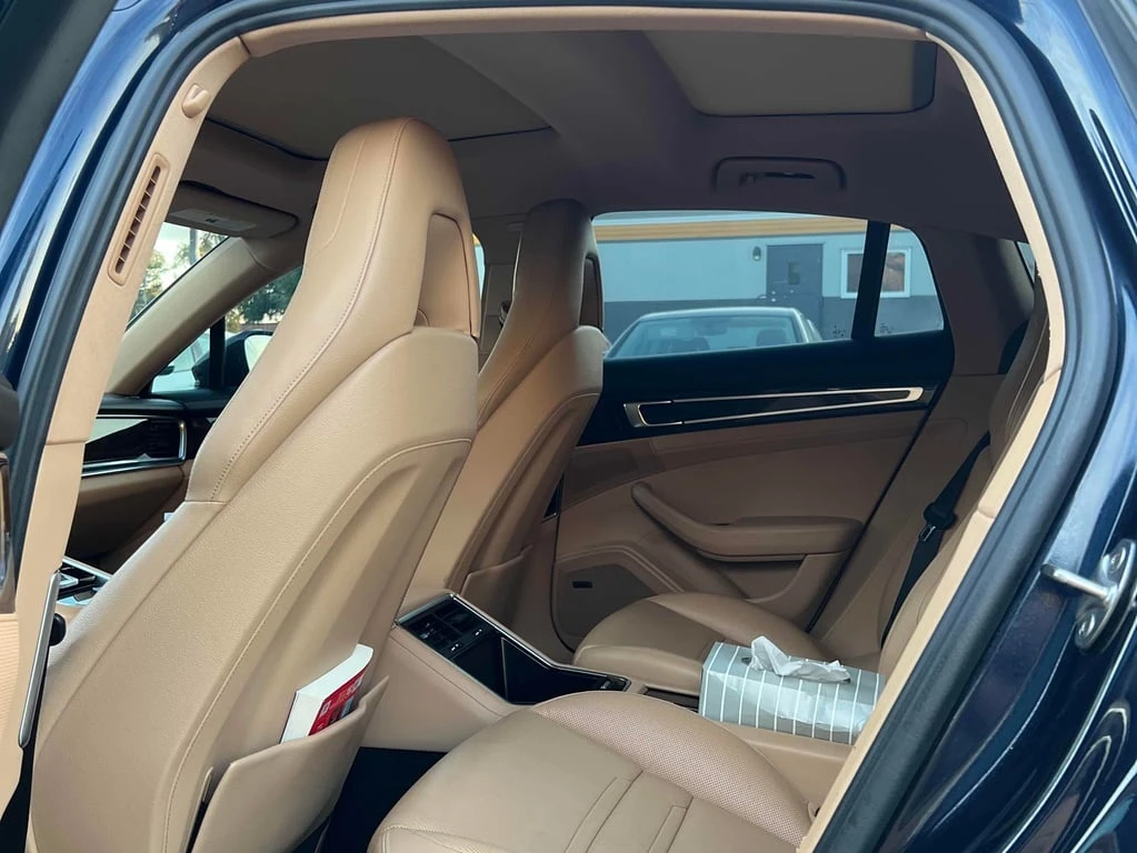 Porsche Panamera 4dr HB  CARFAX - изображение 10