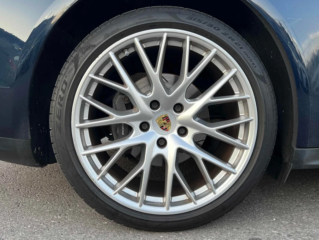 Porsche Panamera 4dr HB  CARFAX - изображение 7