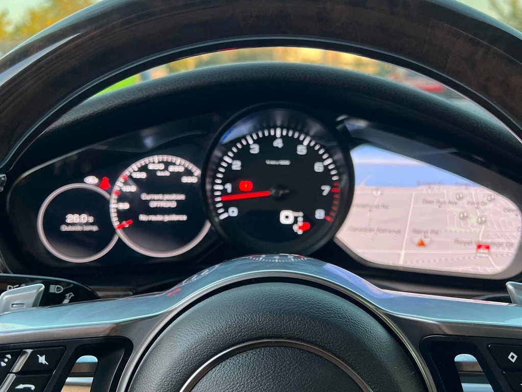 Porsche Panamera 4dr HB  CARFAX - изображение 8