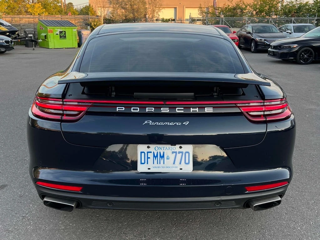 Porsche Panamera 4dr HB  CARFAX - изображение 4