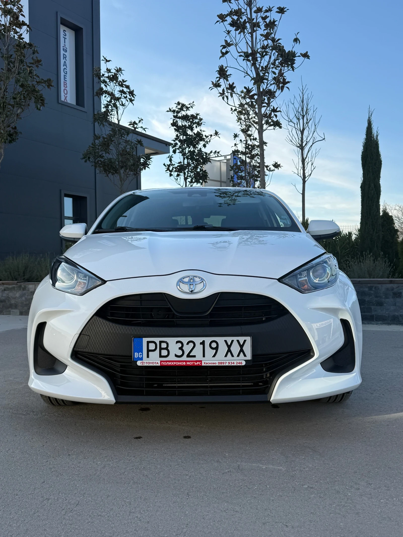 Toyota Yaris  - изображение 4