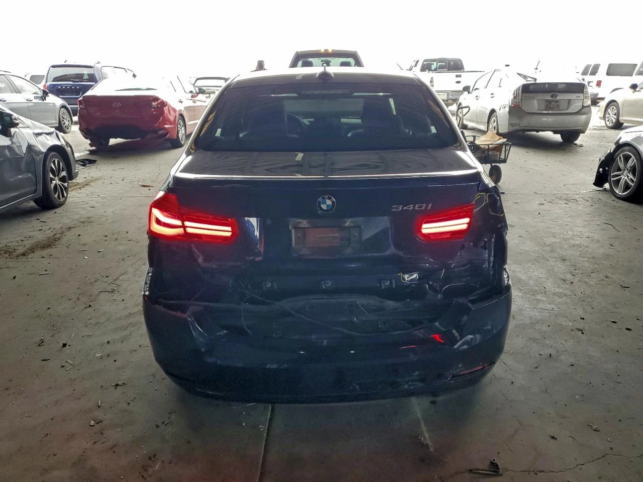 BMW 340 ПОДГРЕВ* КАМЕРА* КЕЙЛЕС* LANE* ASSIST - изображение 6