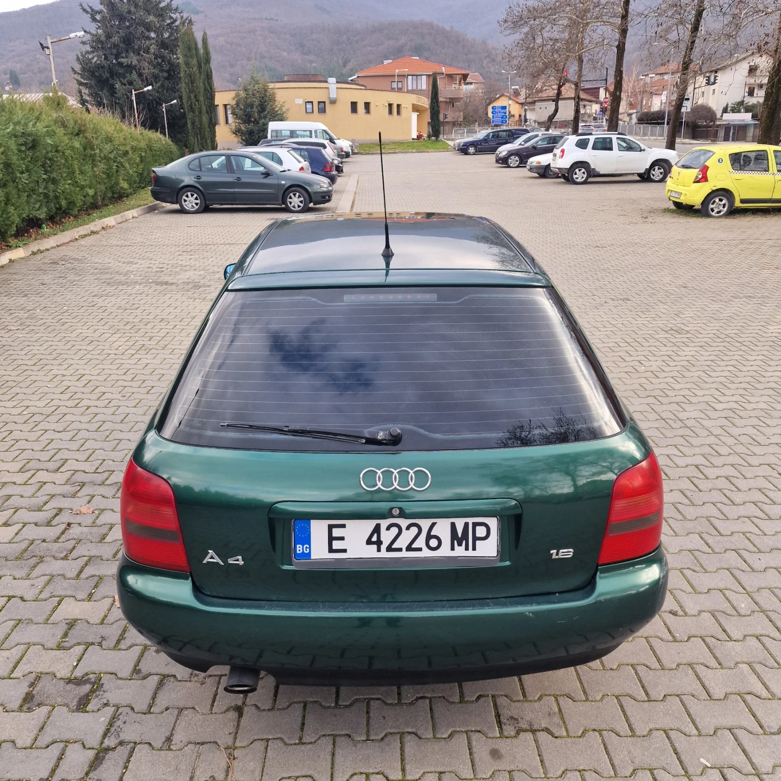 Audi A4 1.6 102 - изображение 3