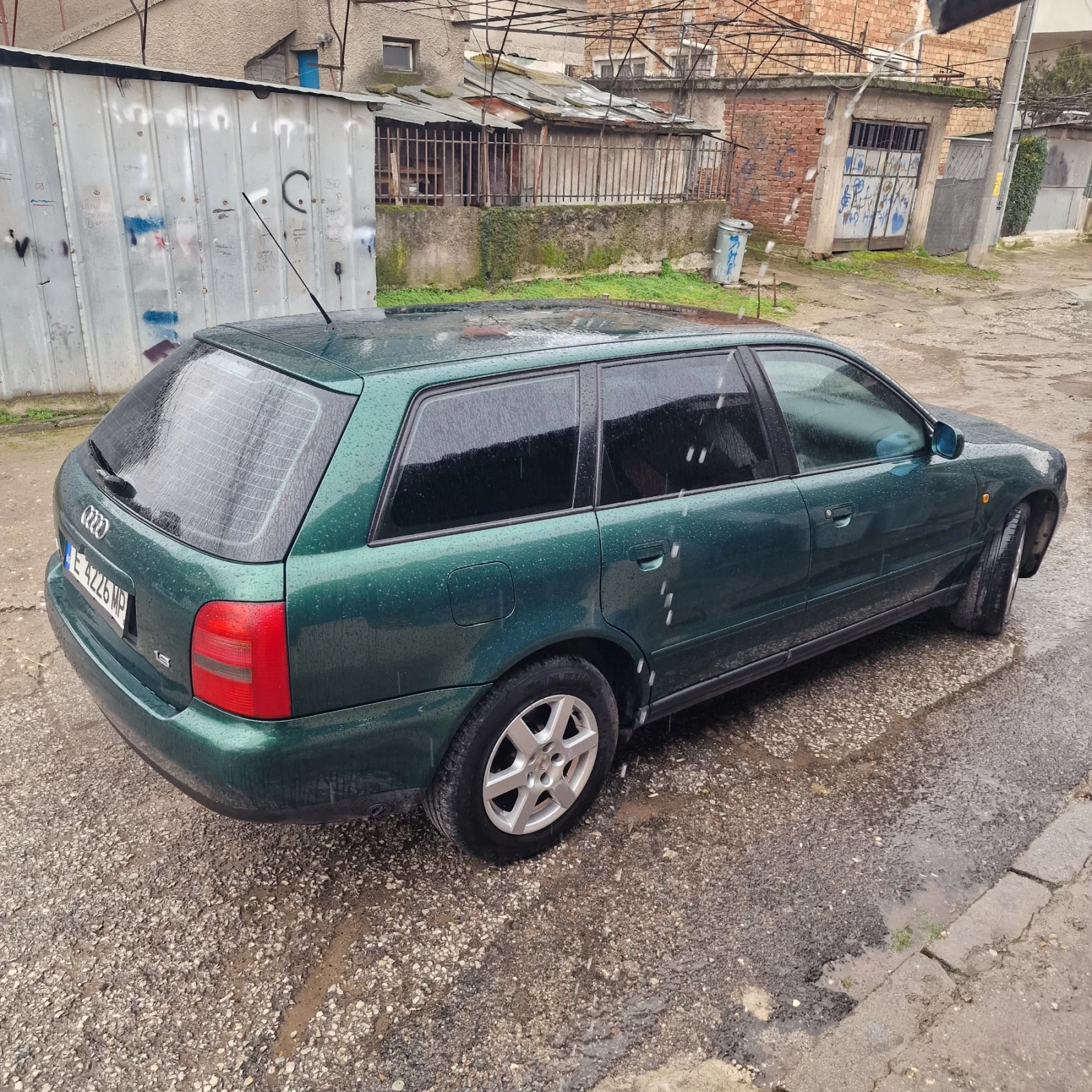 Audi A4 1.6 102 - изображение 6