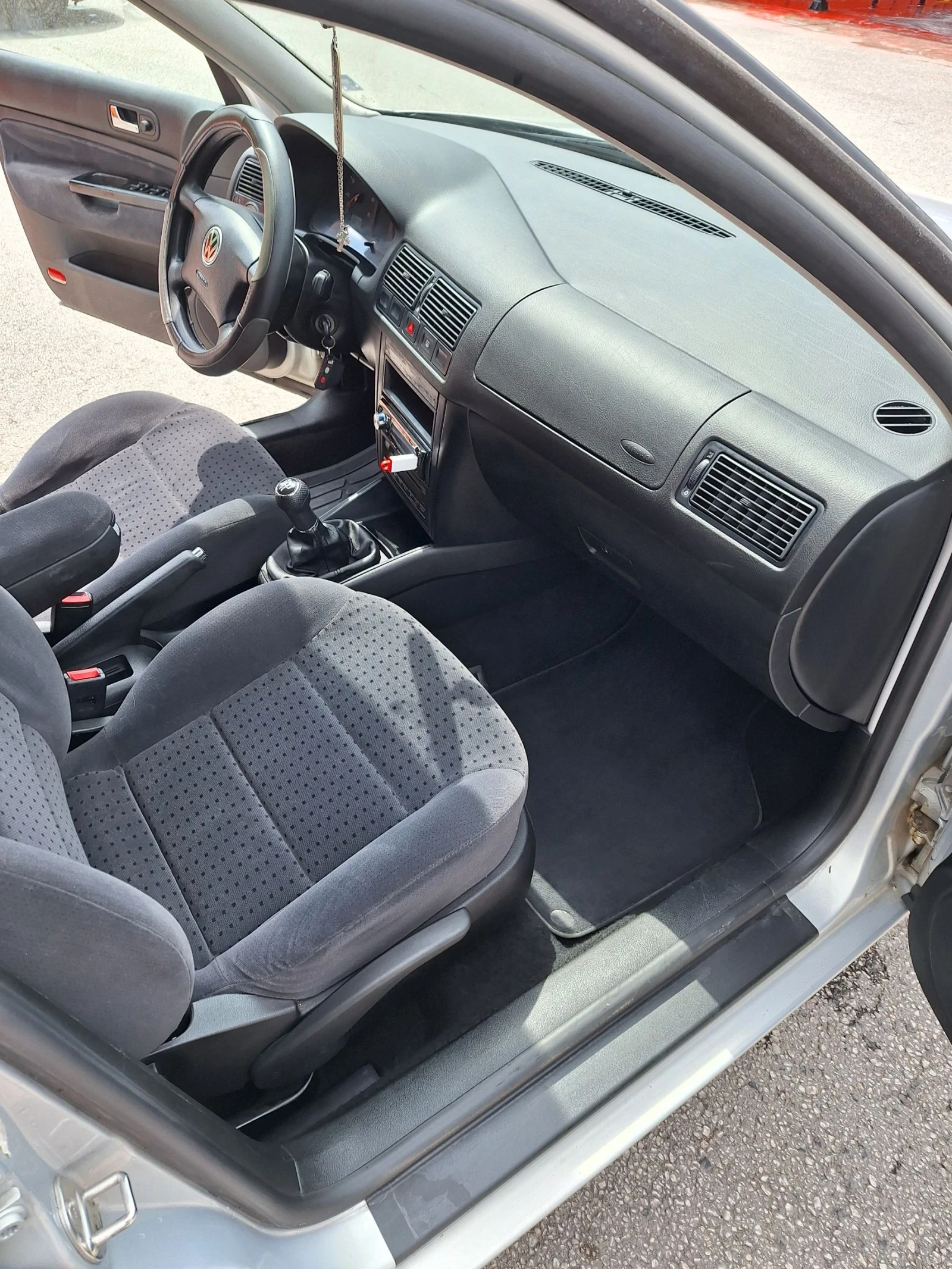 VW Golf, снимка 7 - Автомобили и джипове - 53930348