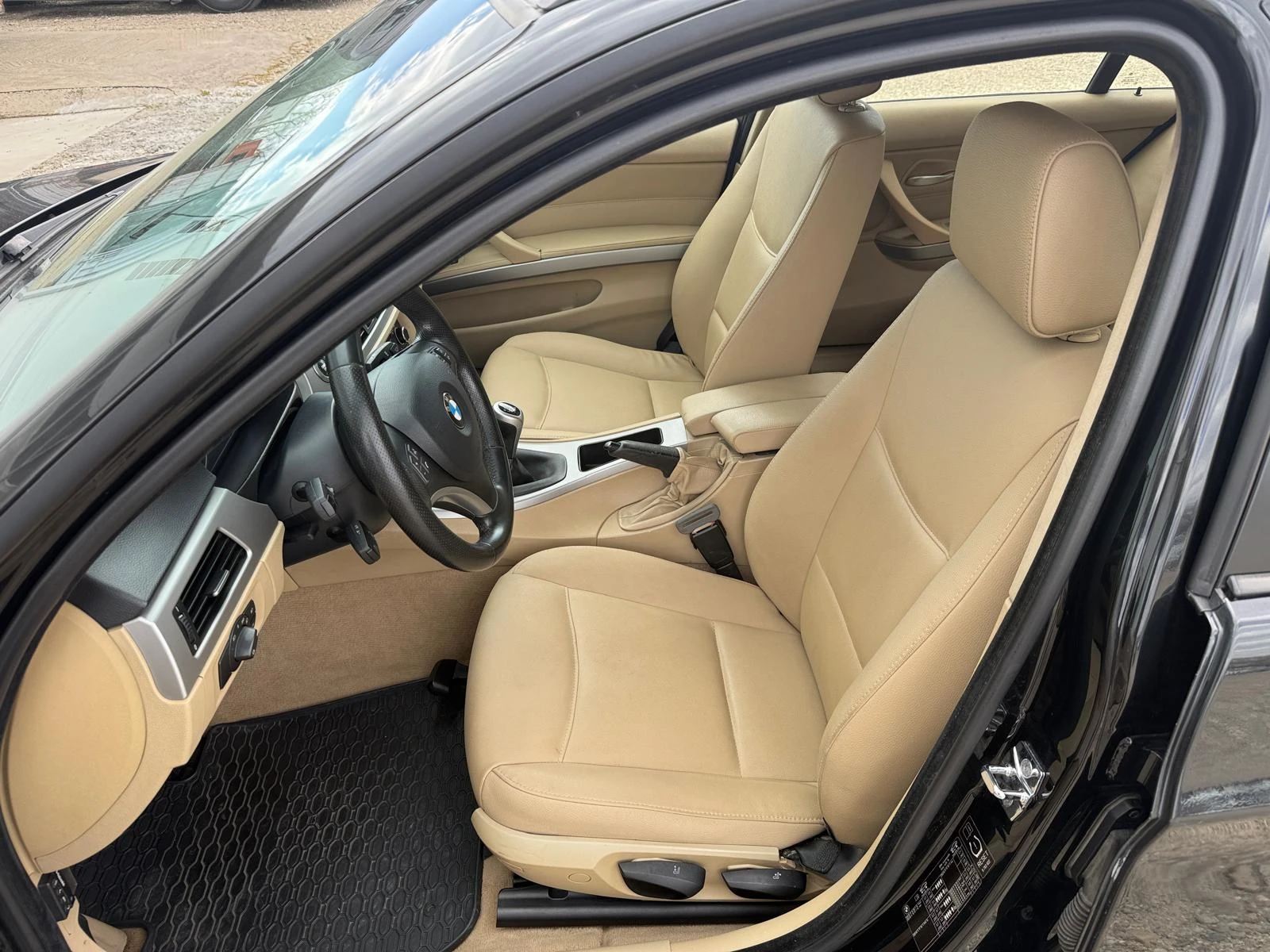 BMW 320 2.0D Камера/Навигация/Темпомат/Xenon/Лизинг, снимка 9 - Автомобили и джипове - 53973224