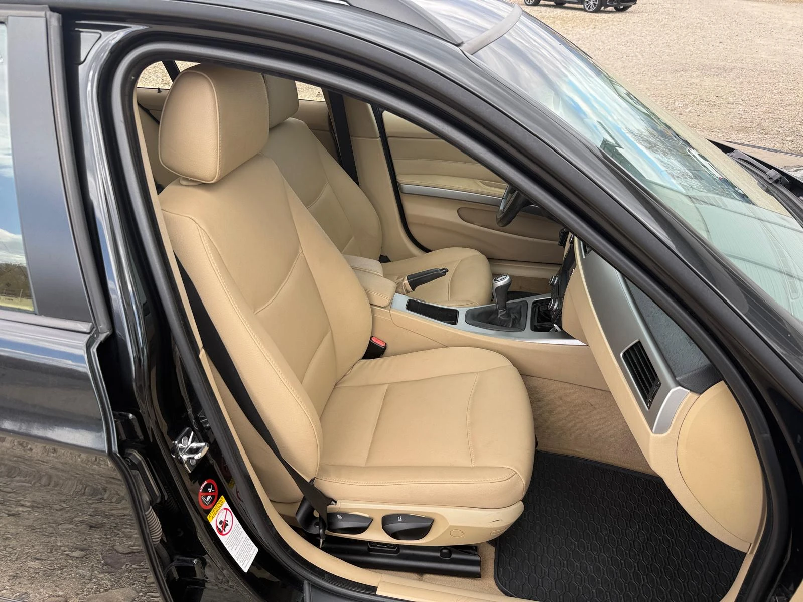 BMW 320 2.0D Камера/Навигация/Темпомат/Xenon/Лизинг, снимка 12 - Автомобили и джипове - 53973224