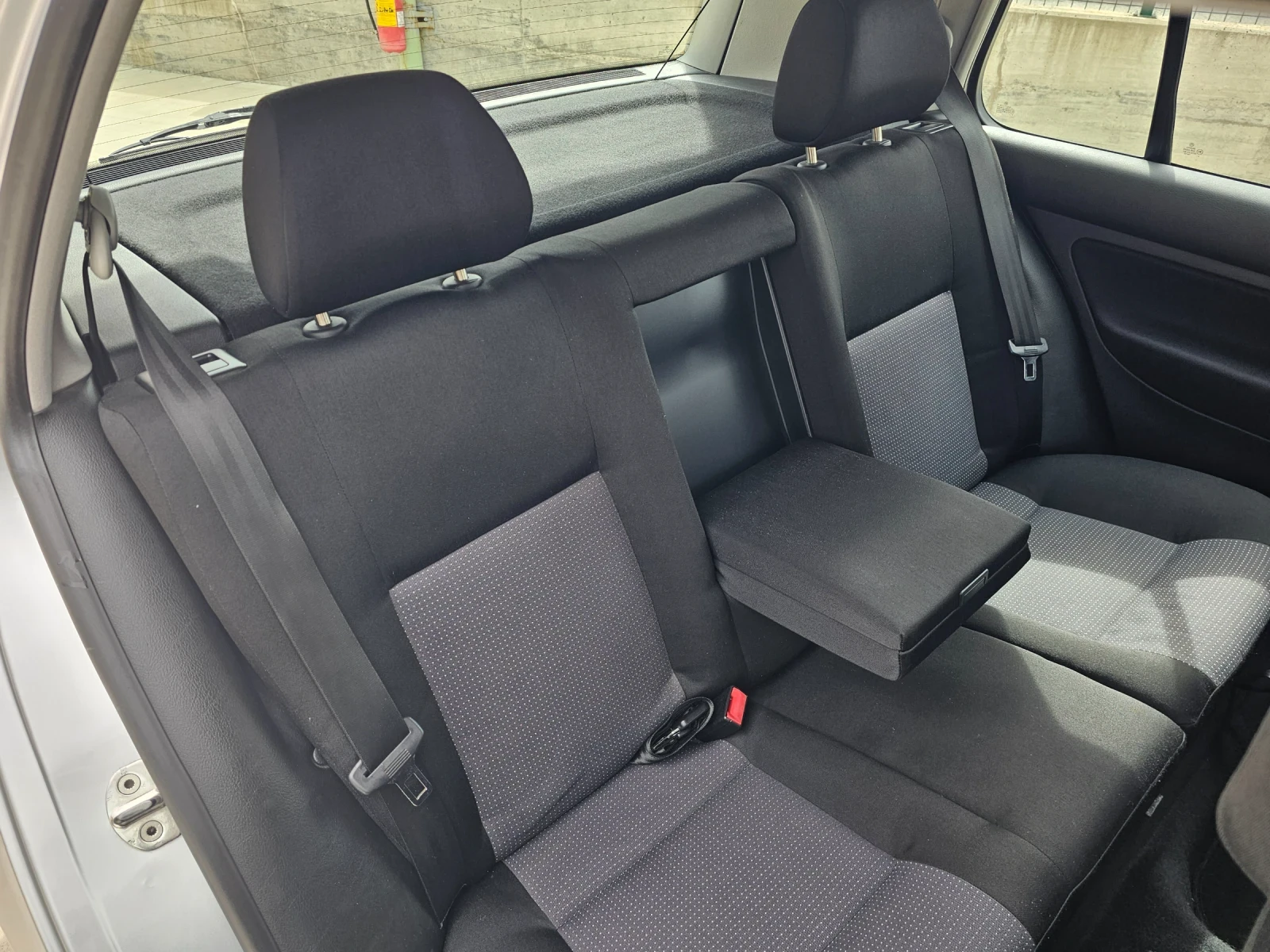 VW Golf 1.6бен.105к.с., снимка 11 - Автомобили и джипове - 54082180