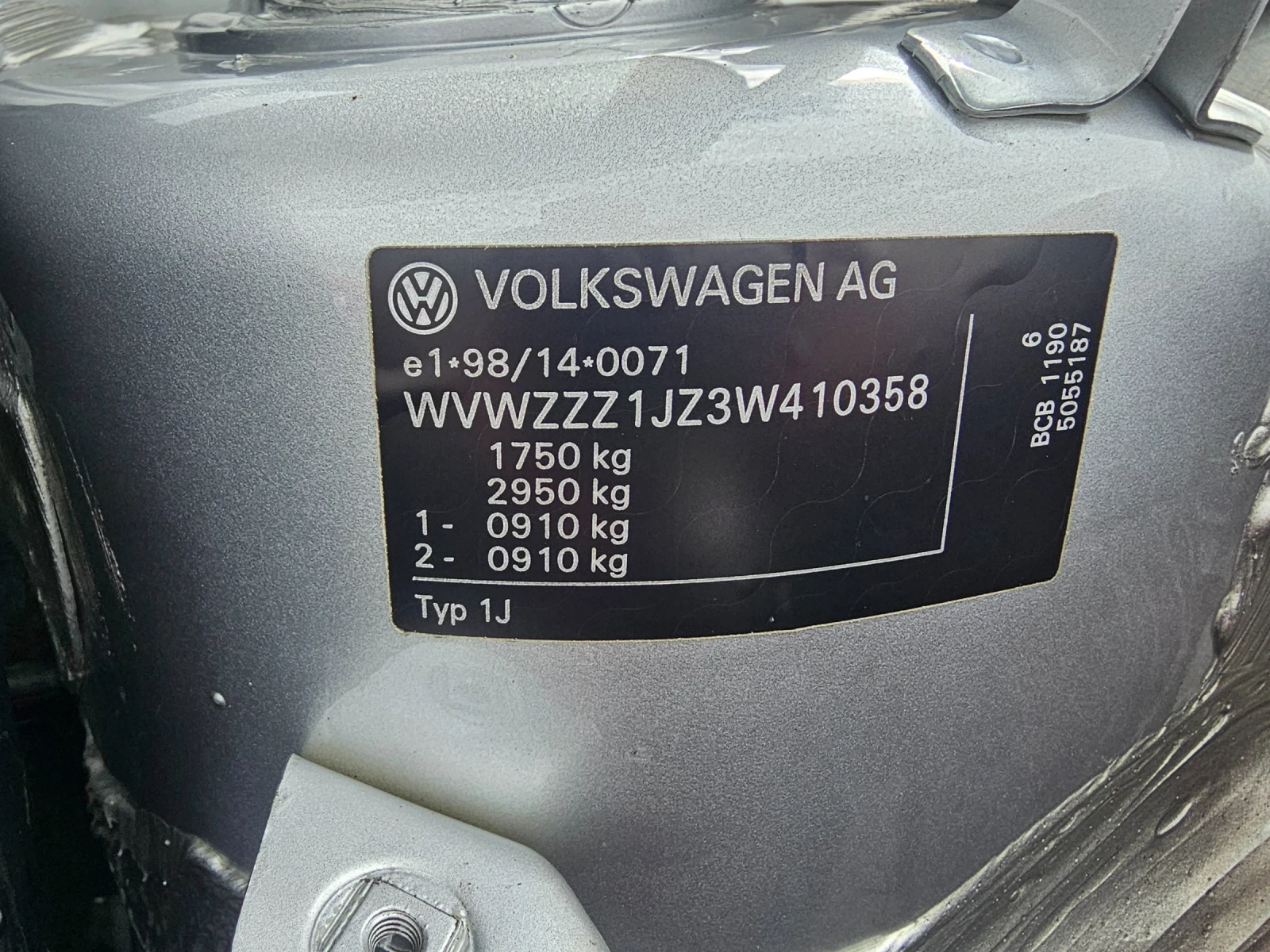 VW Golf 1.6бен.105к.с., снимка 15 - Автомобили и джипове - 54082180