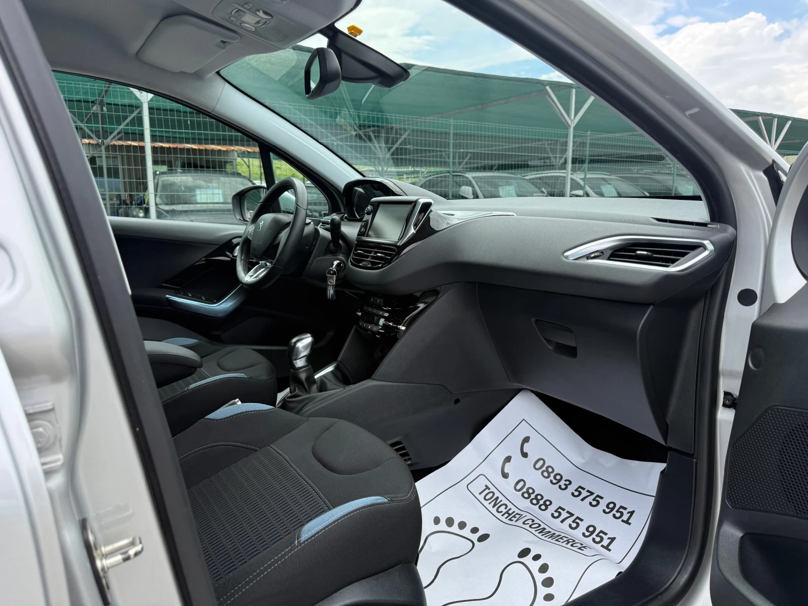 Peugeot 208 1.2i-66.000km-ORIGINAL-FULL-NAVI-LED-PARKTRONIK, снимка 14 - Автомобили и джипове - 54652281
