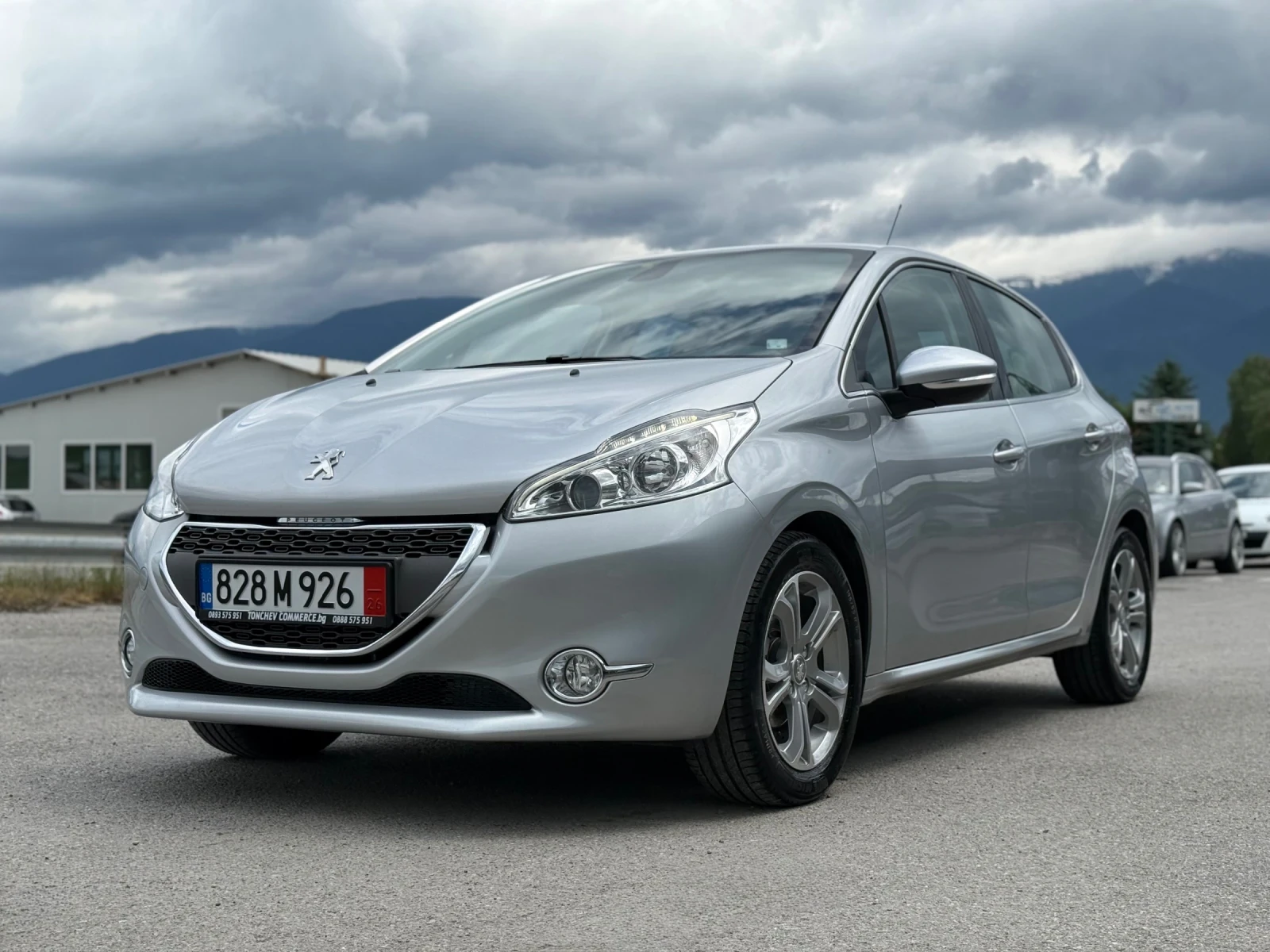 Peugeot 208 1.2i-66.000km-ORIGINAL-FULL-NAVI-LED-PARKTRONIK, снимка 3 - Автомобили и джипове - 54652281