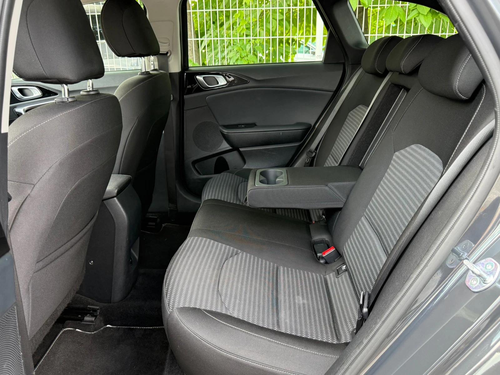 Kia Ceed 1.5TURBO 160HP AUTOMATIC 98000KM!!!!, снимка 8 - Автомобили и джипове - 54900295
