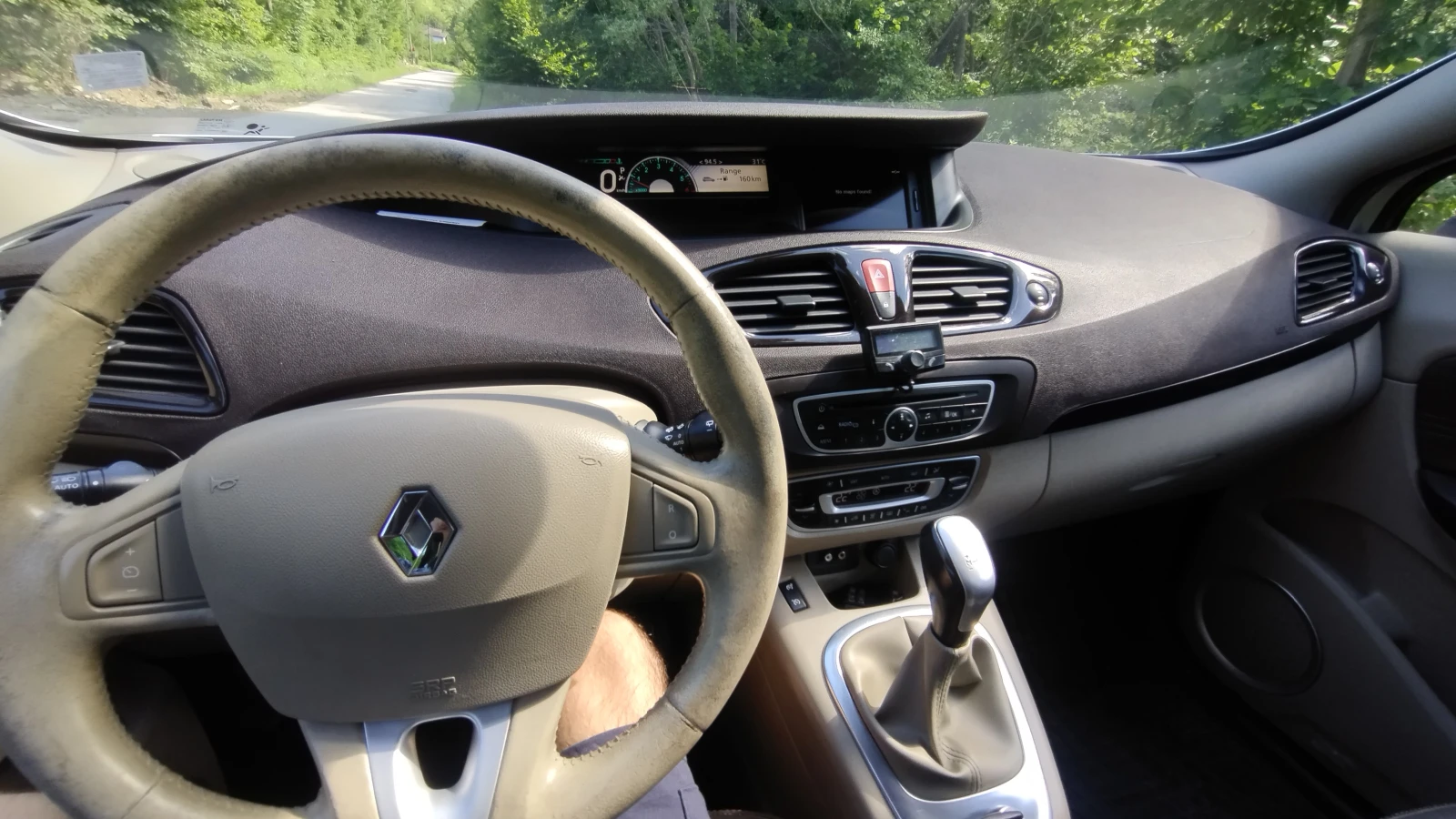 Renault Scenic, снимка 7 - Автомобили и джипове - 54911133