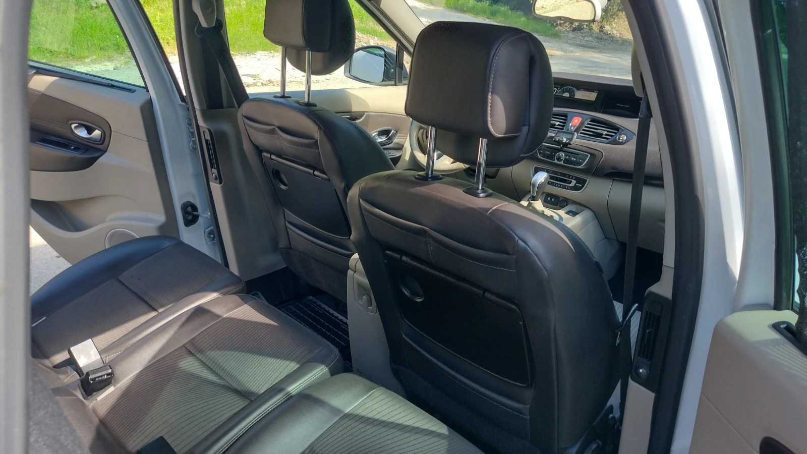 Renault Scenic, снимка 9 - Автомобили и джипове - 54911133