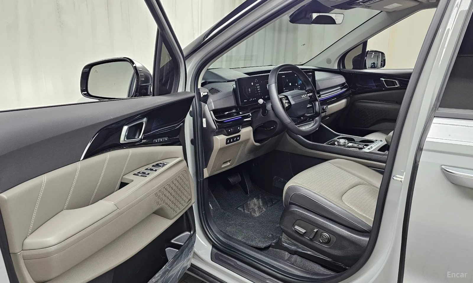 Kia Carnival 9SEATER* LIMOUSINE* NOV* 13000KM!!!, снимка 10 - Автомобили и джипове - 55086934