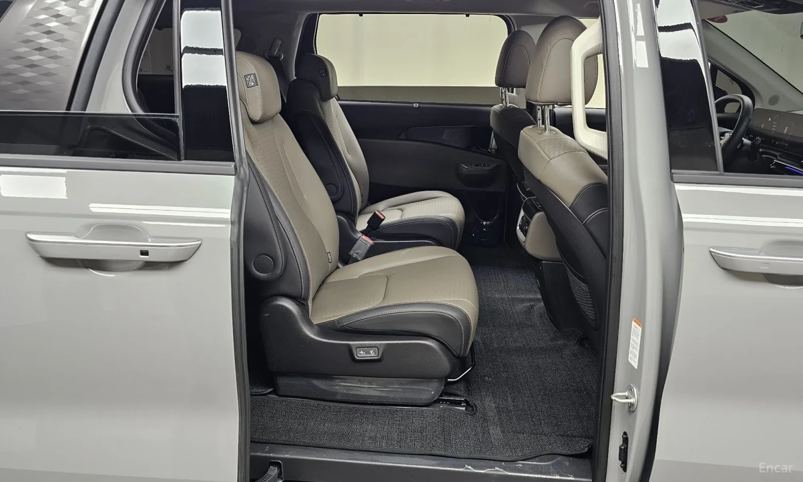 Kia Carnival 9SEATER* LIMOUSINE* NOV* 13000KM!!!, снимка 11 - Автомобили и джипове - 55086934
