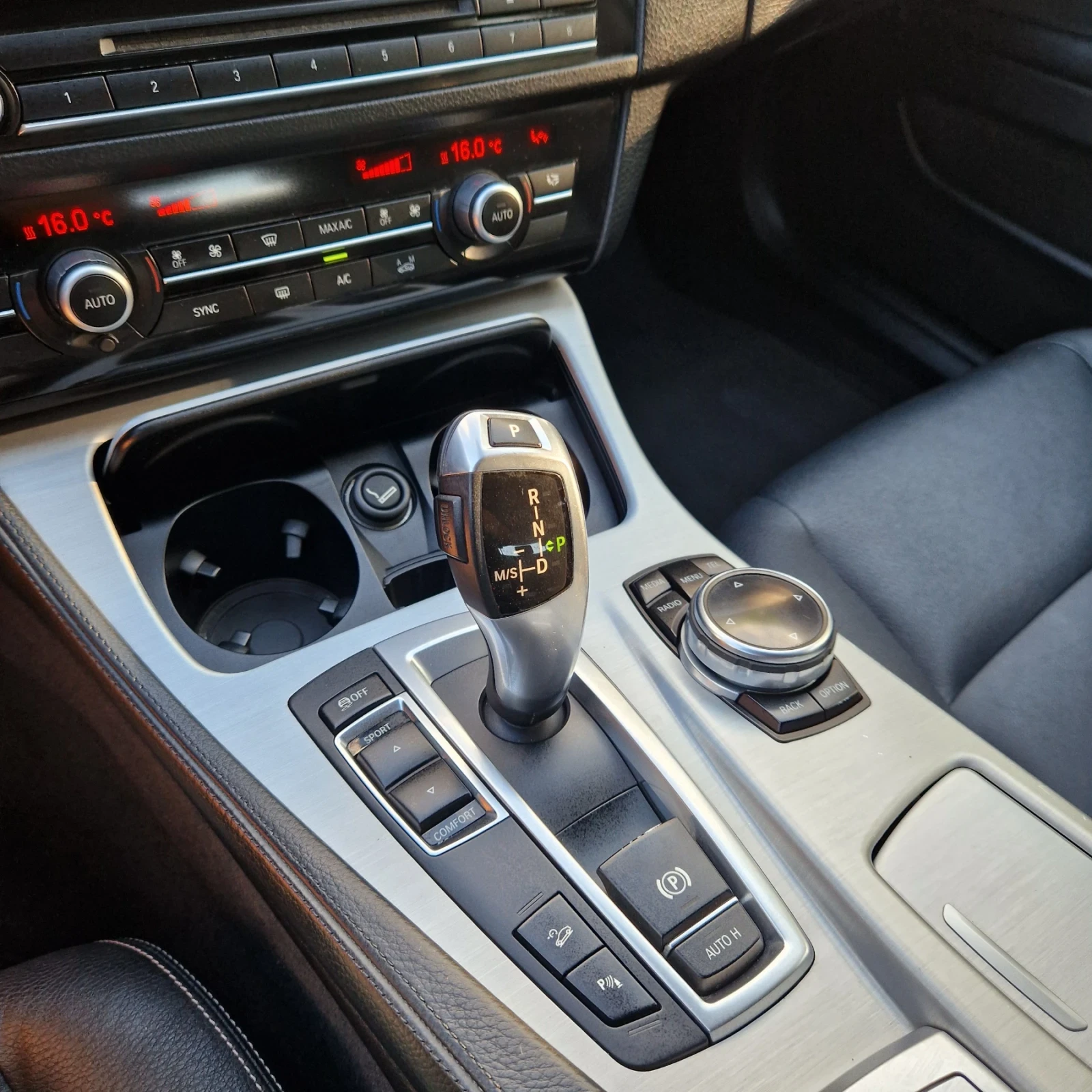 BMW 520 X-Drive / FaceLift, снимка 13 - Автомобили и джипове - 55954633