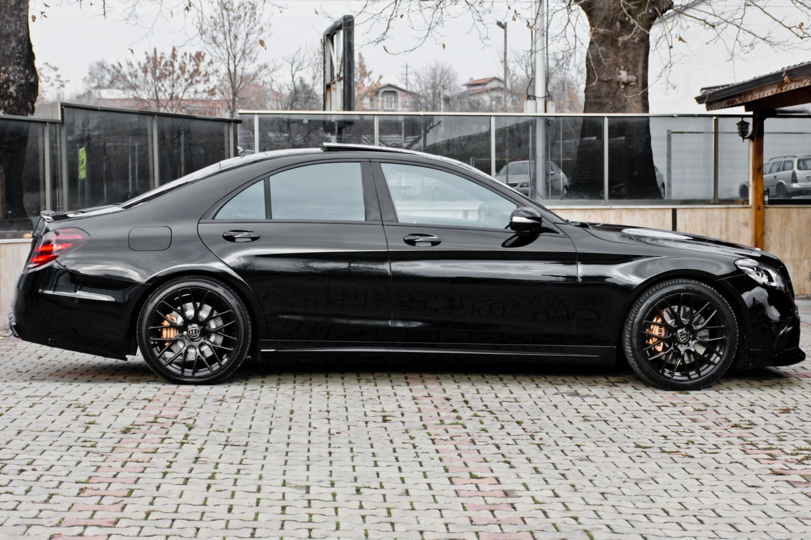 Mercedes-Benz S 500 BRABUS/7G/HUD/PANO/20, снимка 8 - Автомобили и джипове - 55989816