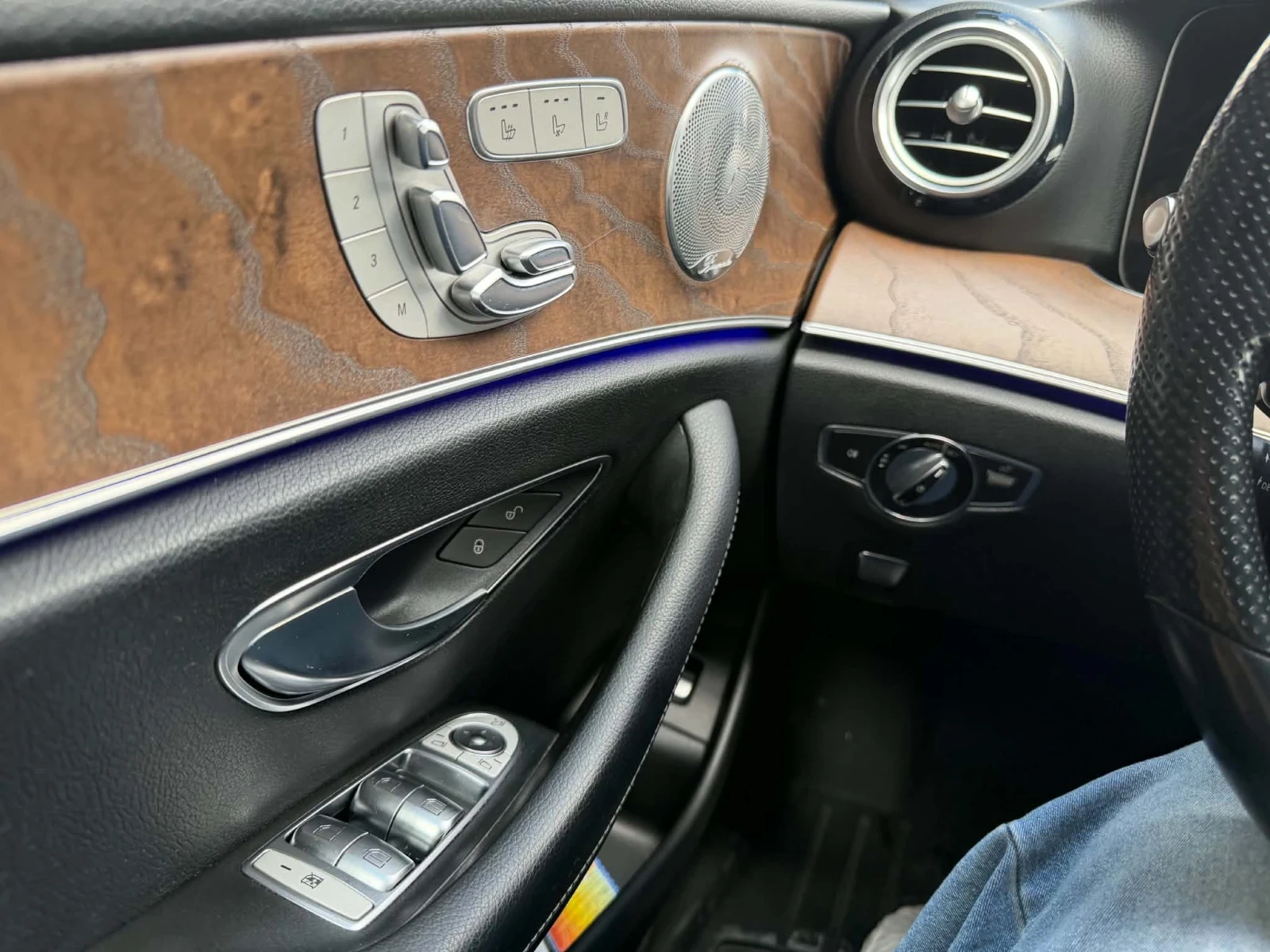 Mercedes-Benz E 400 4MATIC | 89 300 км | AMG | V6 Bi-Turbo | Burmester, снимка 14 - Автомобили и джипове - 56185436