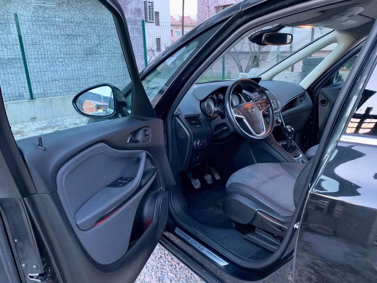 Opel Zafira Tourer 1.6 Turbo Cosmo 7-������ CNG | Mobile.bg � ����������� 10