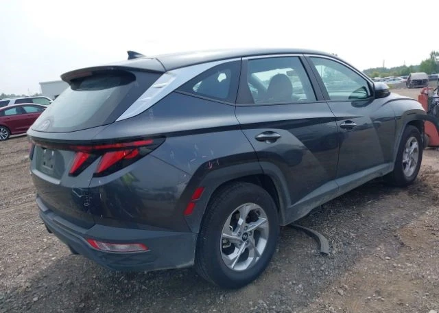 Hyundai Tucson SE, снимка 5 - Автомобили и джипове - 47847721