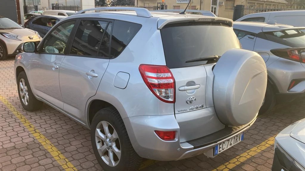 Toyota Rav4 D4D - изображение 4
