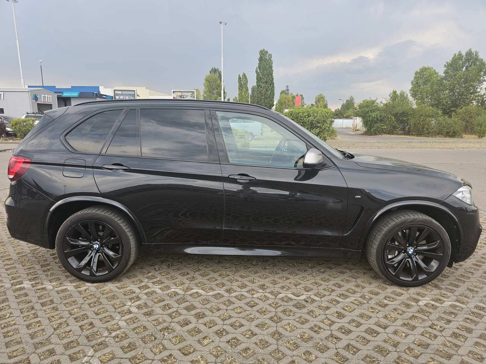 BMW X5 M50d Full Service History BMW - изображение 7