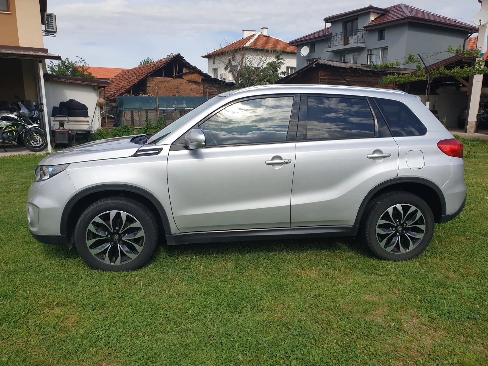 Suzuki Vitara 1.6DDiS-120кс * EURO 6B* ALL GR , ДИСТРОНИК, KEYLE - изображение 2