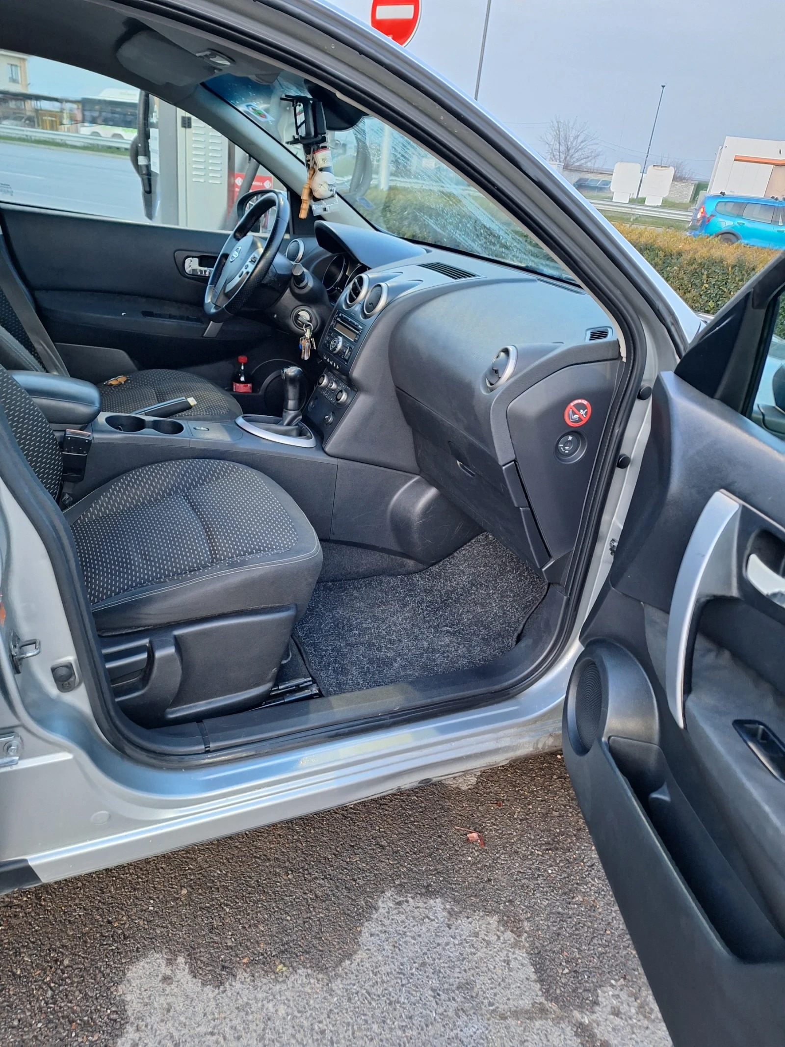 Nissan Qashqai 1.6 Бензин-Газ 115 к.с, снимка 13 - Автомобили и джипове - 53725452