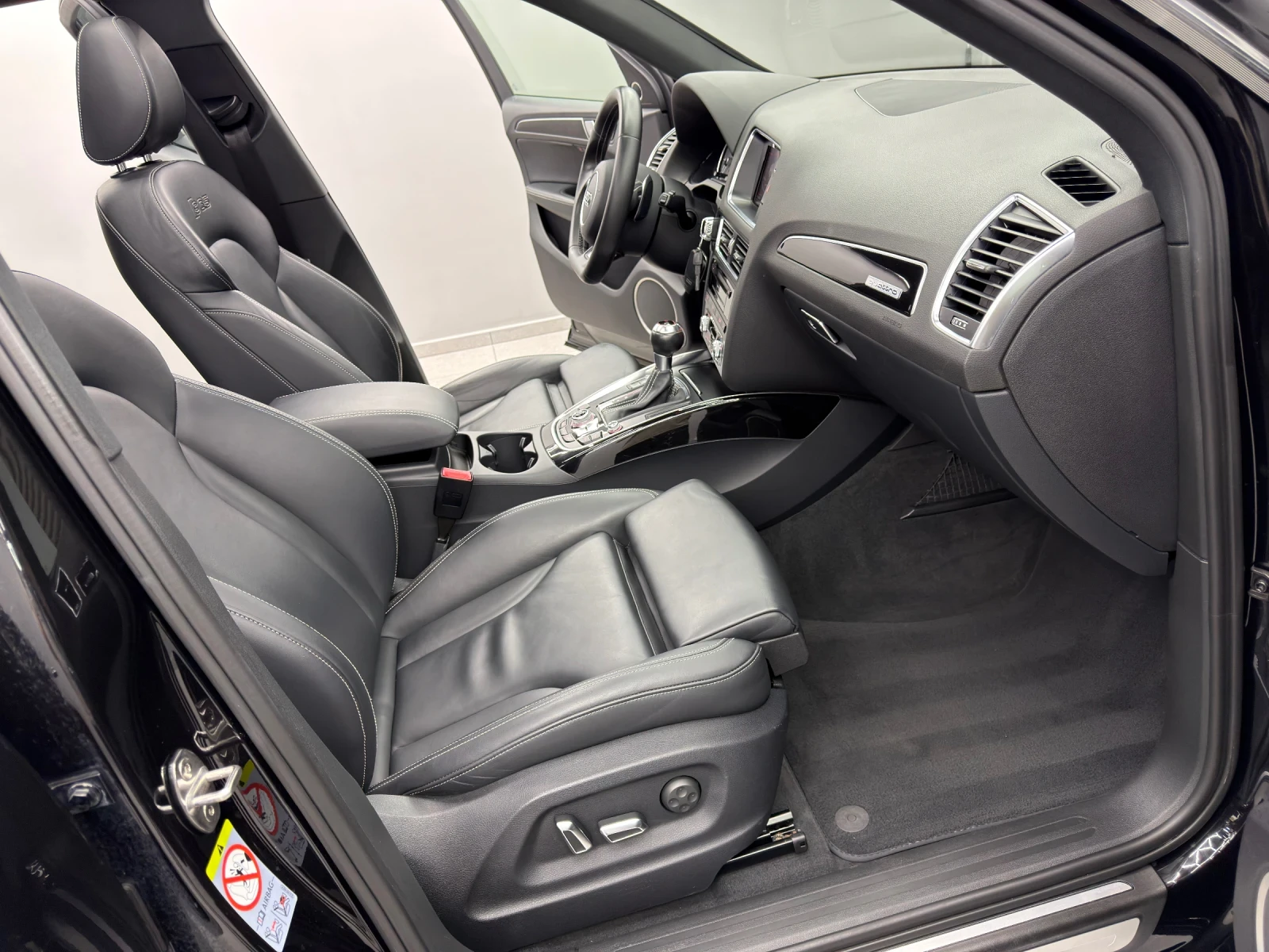 Audi SQ5 3.0BiTDi/Камера/Дистроник/Панорама/Печка/FULL, снимка 10 - Автомобили и джипове - 53839775